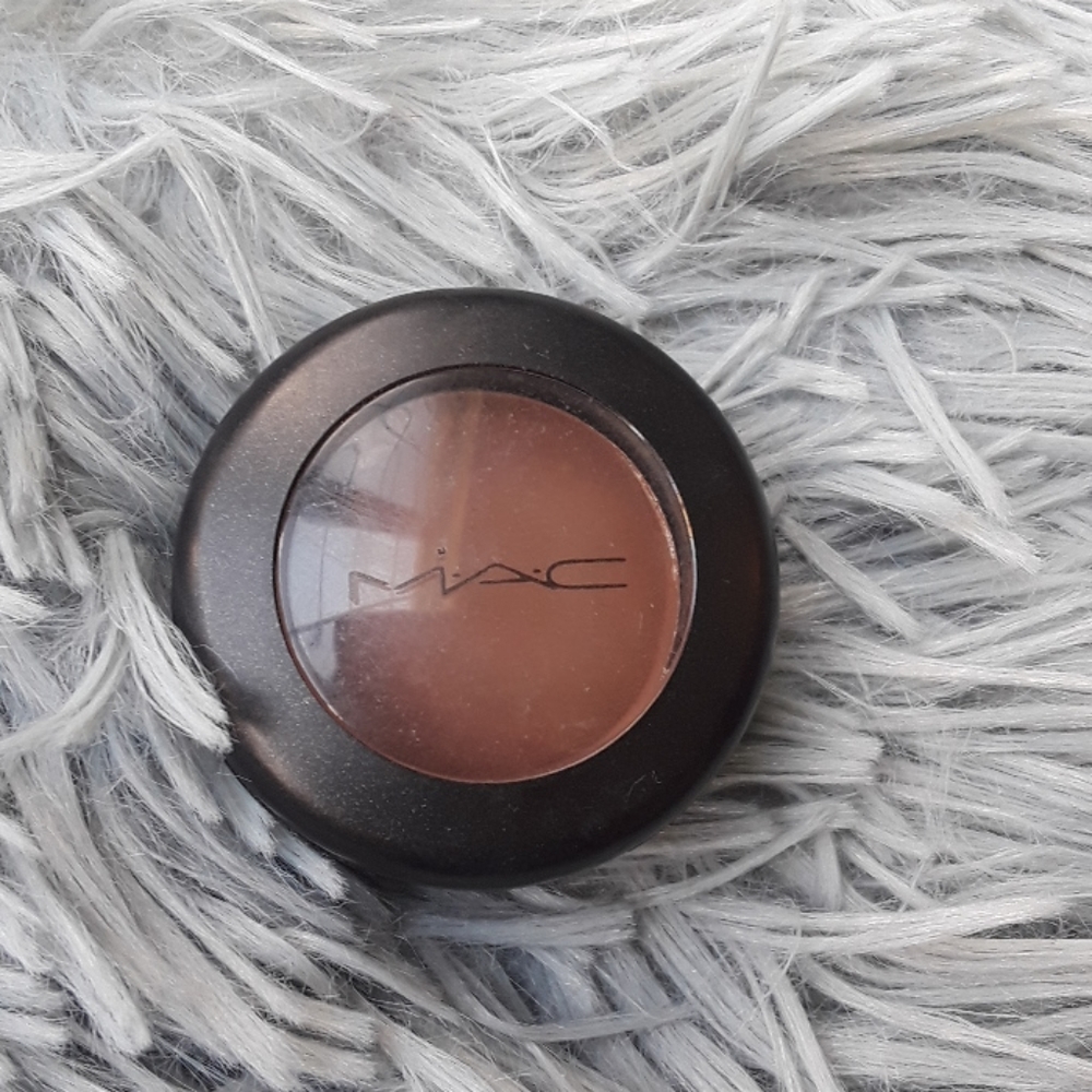 Mac cosmetics eyeshadow